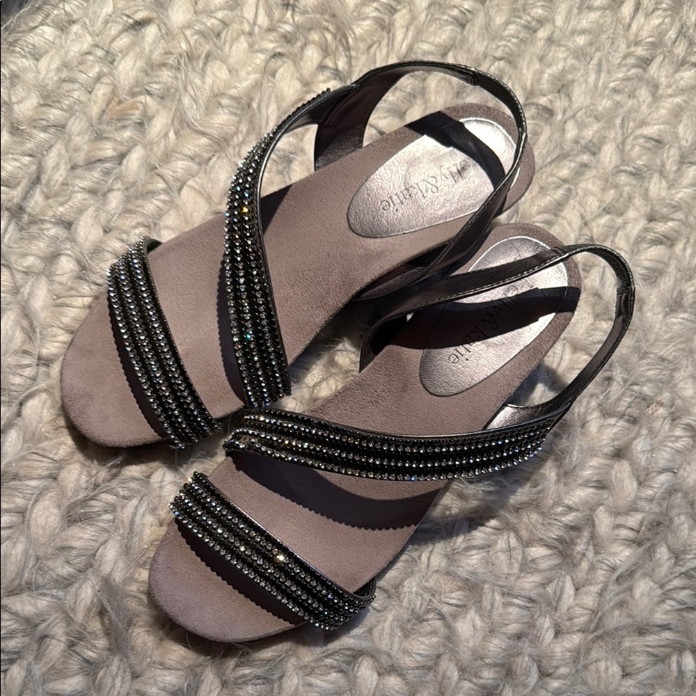 Elegant Women's Sandals with Rhinestone Straps